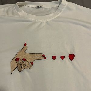 hand heart gun t-shirt